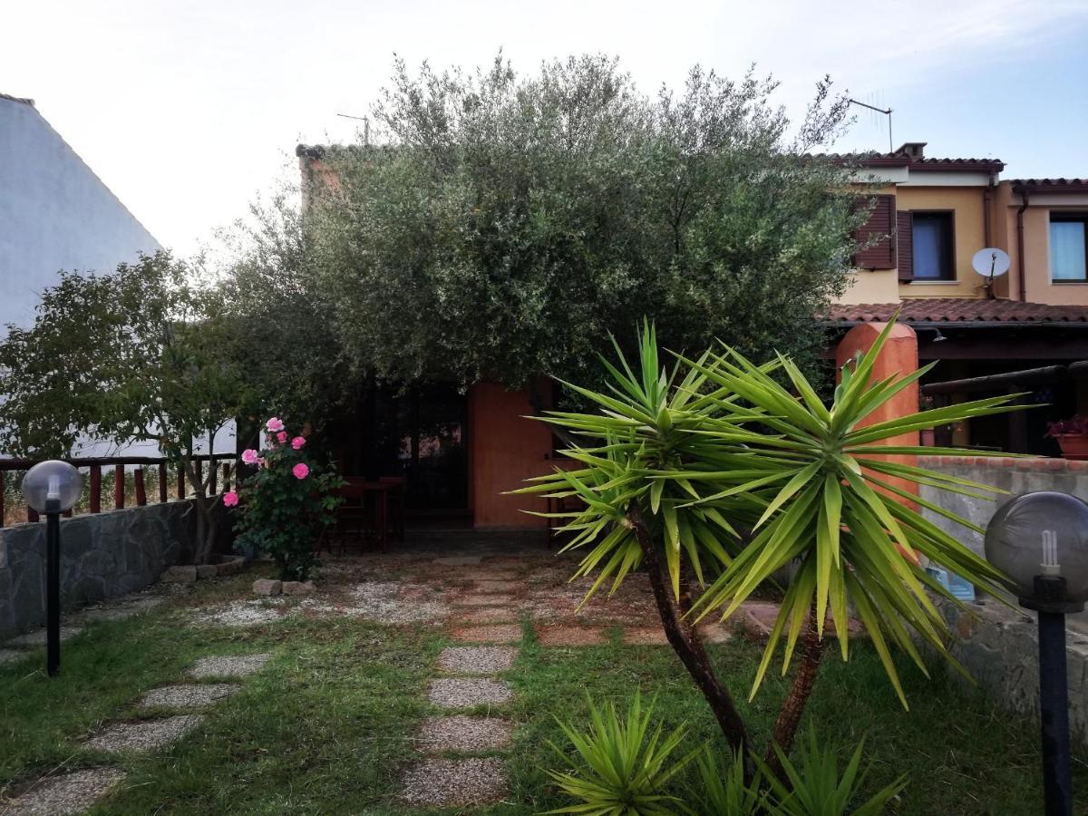 Donna Violante Porto Corallo Affittacamere ヴィッラプッツ エクステリア 写真