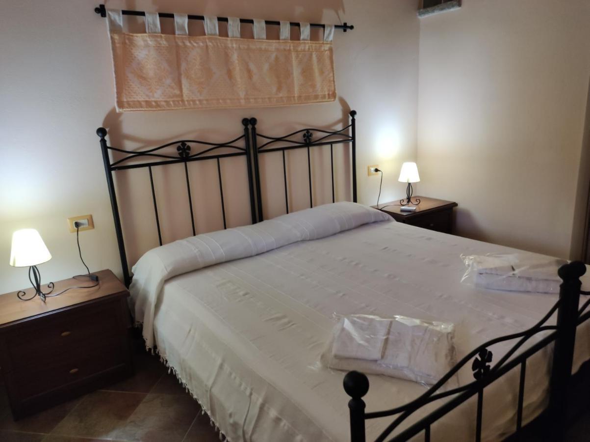 Donna Violante Porto Corallo Affittacamere ヴィッラプッツ エクステリア 写真