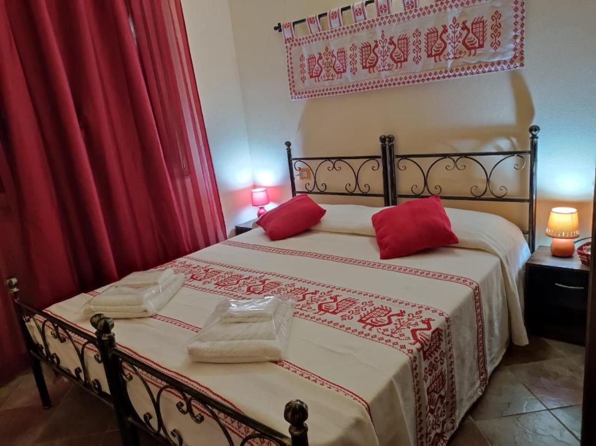 Donna Violante Porto Corallo Affittacamere ヴィッラプッツ エクステリア 写真